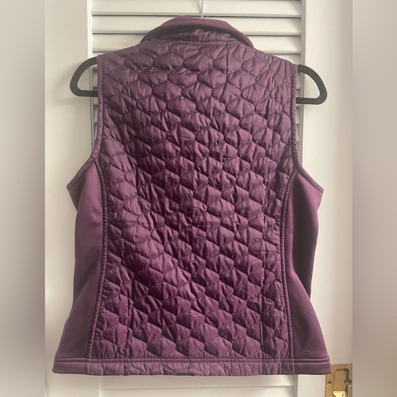 L.L. Bean Quilted Poof Vest In Purple. Size Small, Tailored for Flattering Fit - Picture 3 of 5